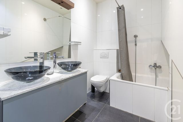 Appartement à vendre - 4 pièces - 87.0 m2 - PARIS - 75011 - ILE-DE-FRANCE - Century 21 Chorus