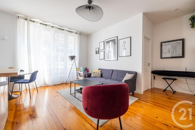 Appartement F3 à vendre - 3 pièces - 53.25 m2 - PARIS - 75011 - ILE-DE-FRANCE - Century 21 Chorus