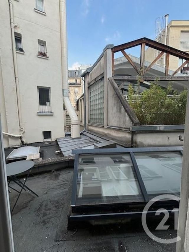 Appartement F3 à vendre - 3 pièces - 56.1 m2 - PARIS - 75011 - ILE-DE-FRANCE - Century 21 Chorus