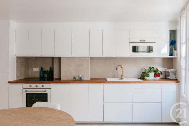 Appartement F3 à vendre - 3 pièces - 56.1 m2 - PARIS - 75011 - ILE-DE-FRANCE - Century 21 Chorus