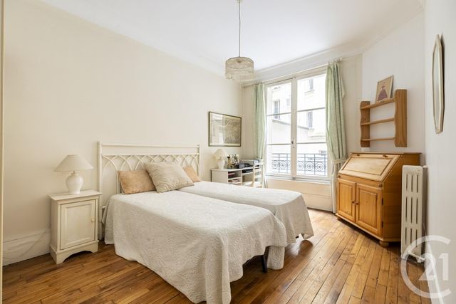 Afficher la photo en grand Appartement F4 à vendre - 4 pièces - 85.89 m2 - PARIS - 75016 - ILE-DE-FRANCE - Century 21 Chorus