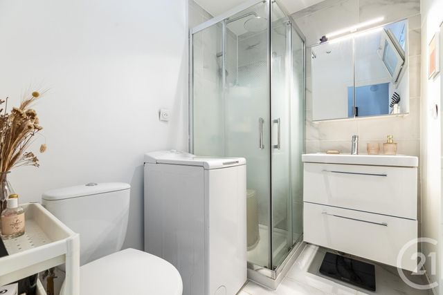 Appartement F2 à vendre - 2 pièces - 33.0 m2 - PARIS - 75011 - ILE-DE-FRANCE - Century 21 Chorus