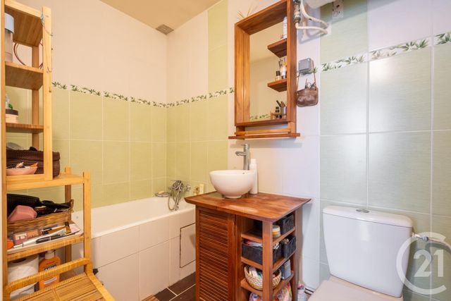 Appartement Studio à vendre - 1 pièce - 30.0 m2 - PARIS - 75011 - ILE-DE-FRANCE - Century 21 Chorus