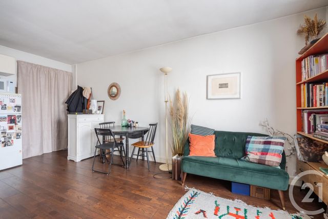 Appartement Studio à vendre - 1 pièce - 30.0 m2 - PARIS - 75011 - ILE-DE-FRANCE - Century 21 Chorus