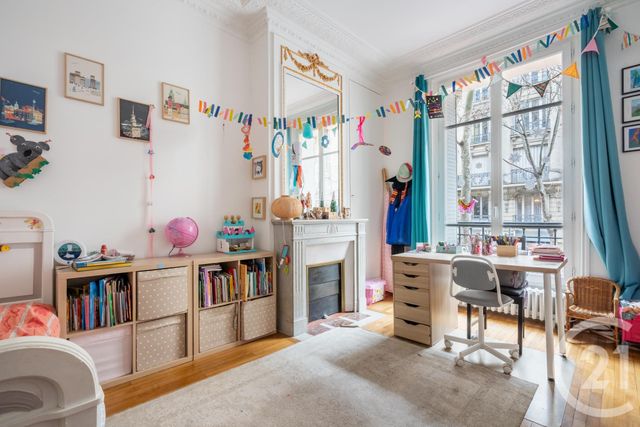 Appartement F5 à vendre - 5 pièces - 119.49 m2 - PARIS - 75011 - ILE-DE-FRANCE - Century 21 Chorus