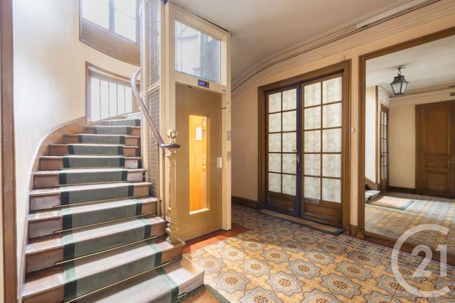 Appartement F5 à vendre - 5 pièces - 119.49 m2 - PARIS - 75011 - ILE-DE-FRANCE - Century 21 Chorus