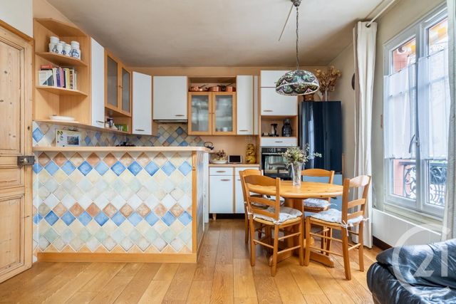 Appartement à vendre - 4 pièces - 73.48 m2 - PARIS - 75011 - ILE-DE-FRANCE - Century 21 Chorus