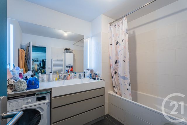 Appartement F3 à vendre - 3 pièces - 63.34 m2 - PARIS - 75010 - ILE-DE-FRANCE - Century 21 Chorus